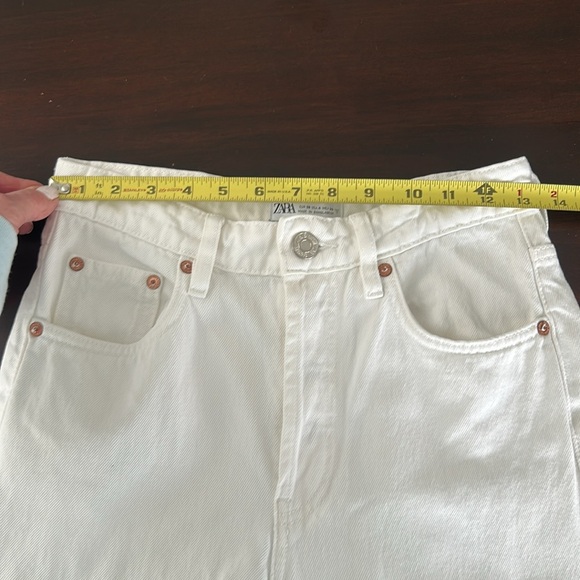Zara Button Fly High Rise Raw Distressed Hem Straight Leg White Jeans Size 4 - Picture 4 of 13